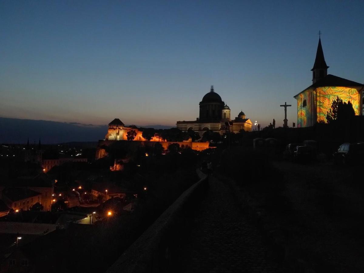 City-Top Vendeghaz Esztergom Exteriör bild